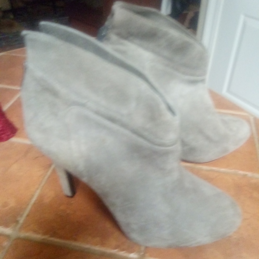 Jessica Simpson Gray Boots